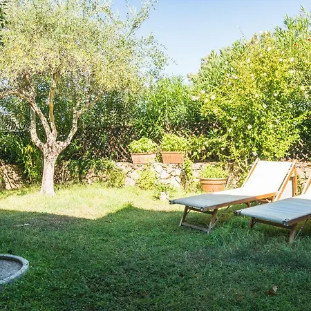 Apartment Punta Lepre 9 *